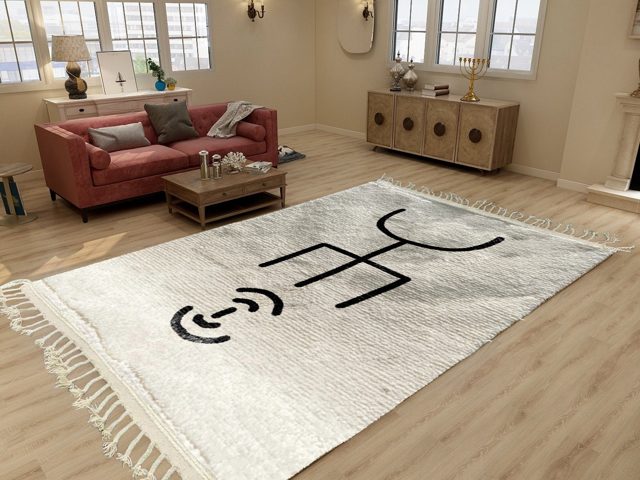 Authentic Beni-ourain Rug with Berber Sign in the Middle – photo 3
