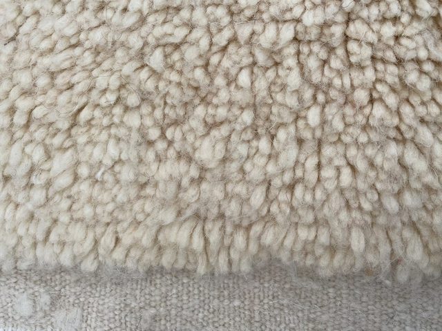 Beni Ourain style Berber wool rug – photo 4