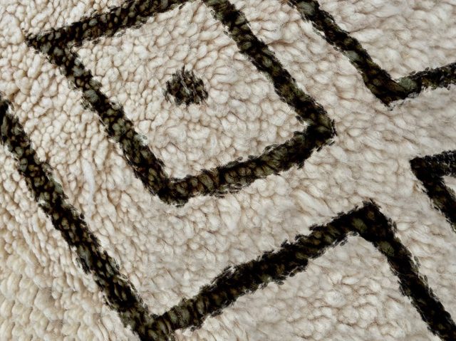 Beni Ourain style Berber wool rug – photo 5