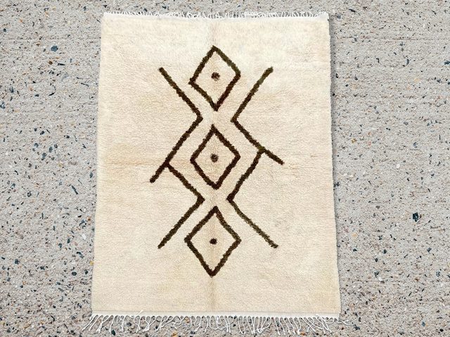 Beni Ourain style Berber wool rug – photo 9