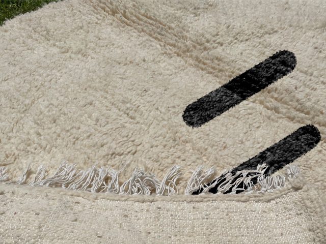 Handcrafted Beniourain Rug with Traditional Berber Sign – photo 4